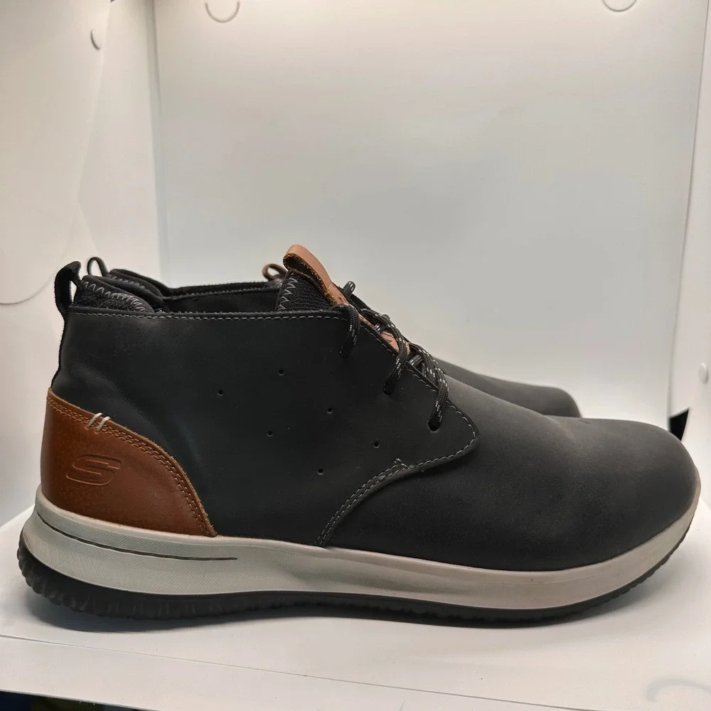 Skechers Men's Relaxed Fit Respected Loleto Chukka Boot Black‎ Leather Size 12